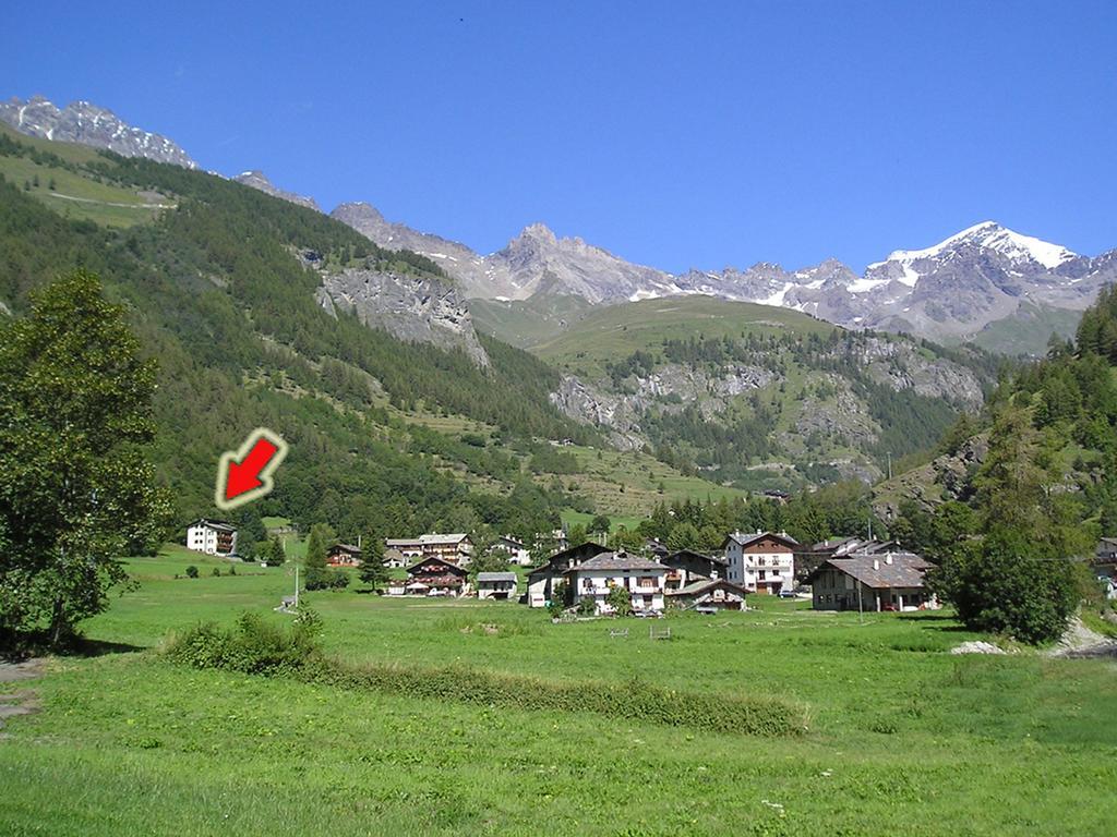 Mont Gele Hotell Ollomont Exteriör bild