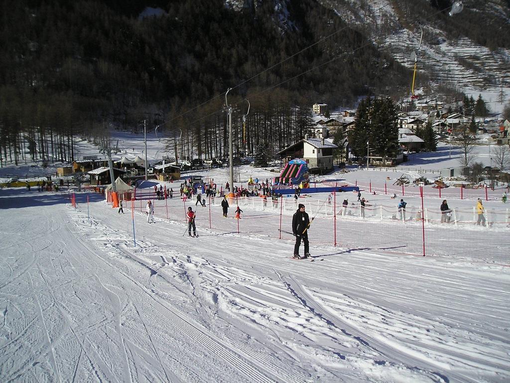 Mont Gele Hotell Ollomont Exteriör bild