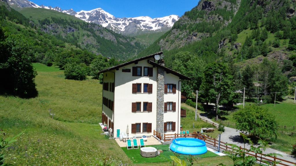 Mont Gele Hotell Ollomont Exteriör bild