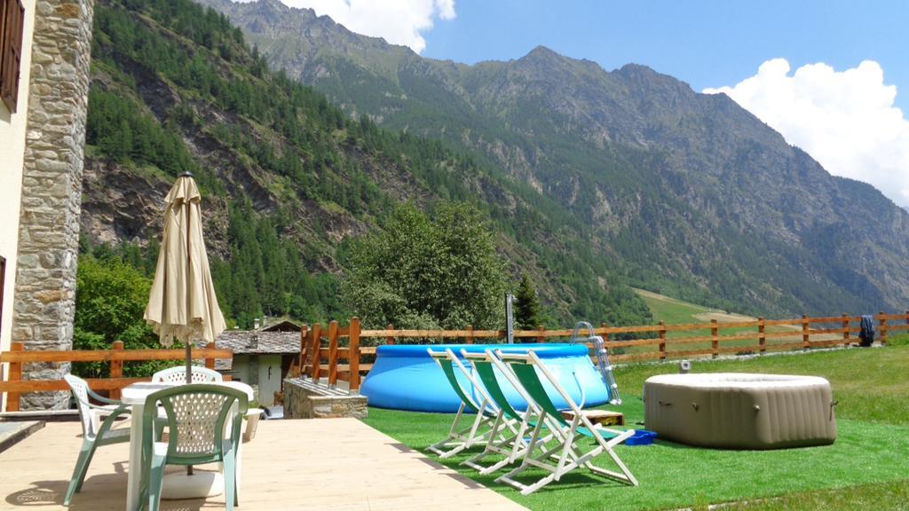 Mont Gele Hotell Ollomont Exteriör bild